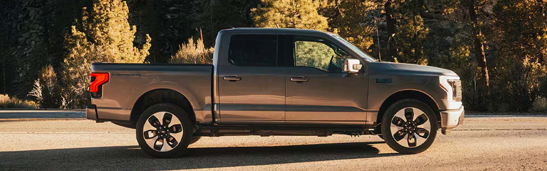 2025 ford f-150 lightening