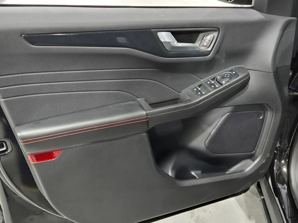 2025 Ford Escape ST-Line - Photo 25