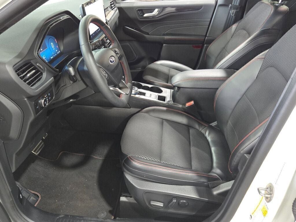 2023 Ford Escape ST-Line Elite