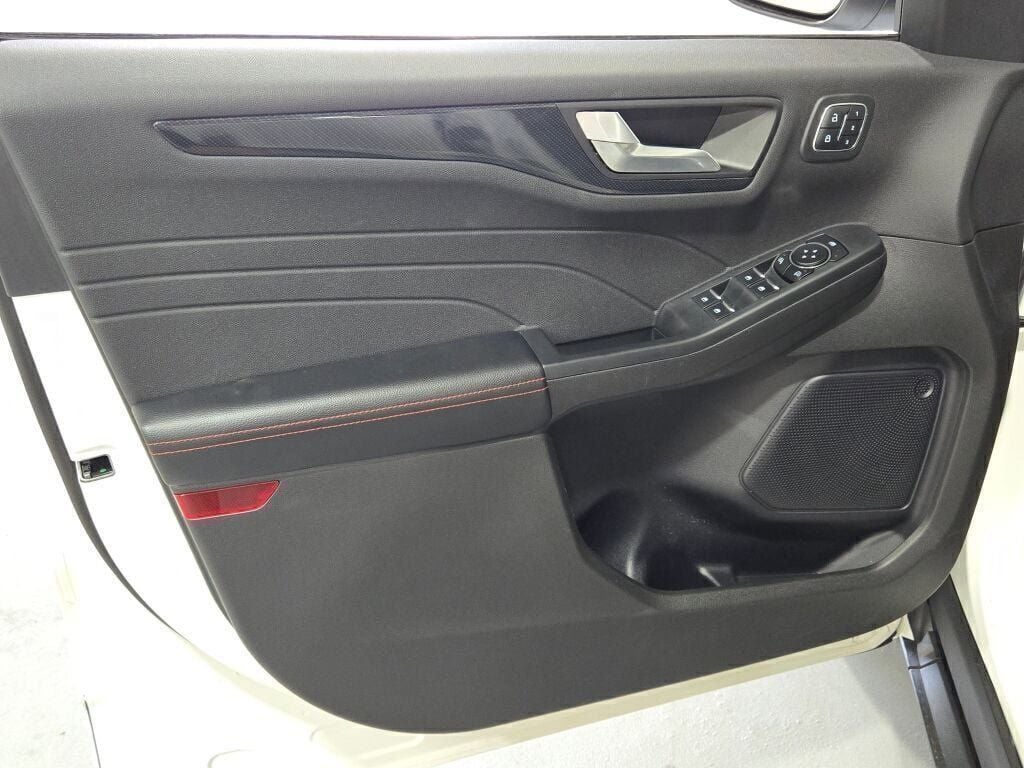 2023 Ford Escape ST-Line Elite