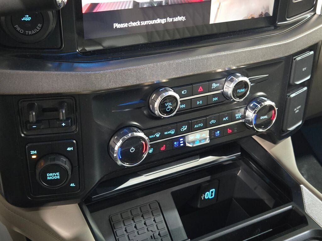 2026 Ford F-450SD Platinum DRW