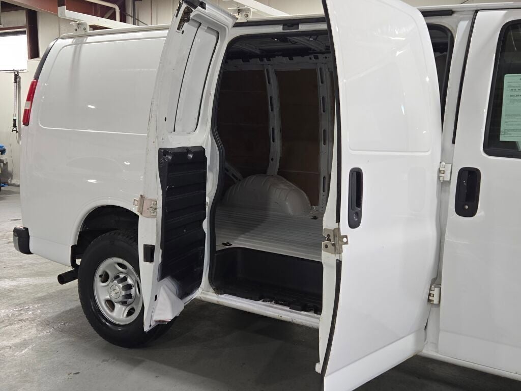 2017 Chevrolet Express 3500 Work Van Cargo