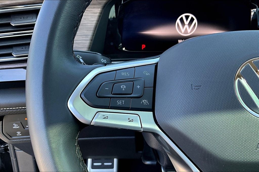 2025 Volkswagen Atlas 2.0T SEL Premium R-Line