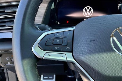 2025 Volkswagen Atlas 2.0T SEL Premium R-Line