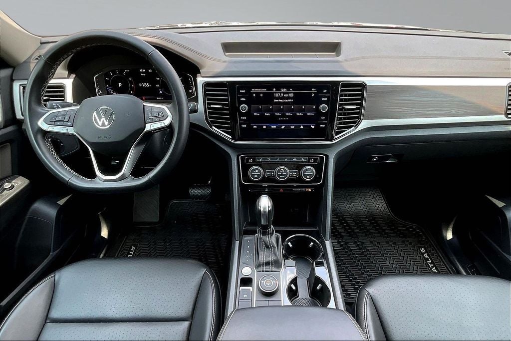 2022 Volkswagen Atlas 3.6L V6 SE w/Technology