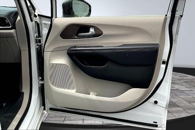 2017 Chrysler Pacifica Touring L
