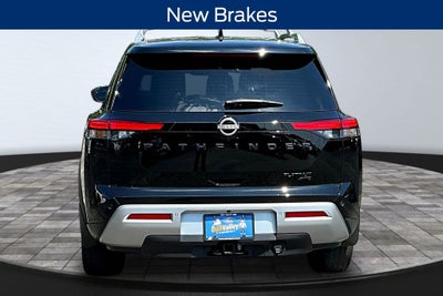 2023 Nissan Pathfinder Platinum