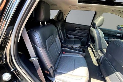 2023 Nissan Pathfinder Platinum