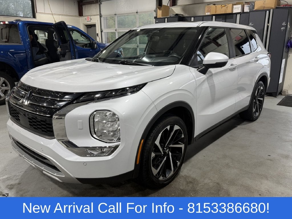 2024 Mitsubishi Outlander SE