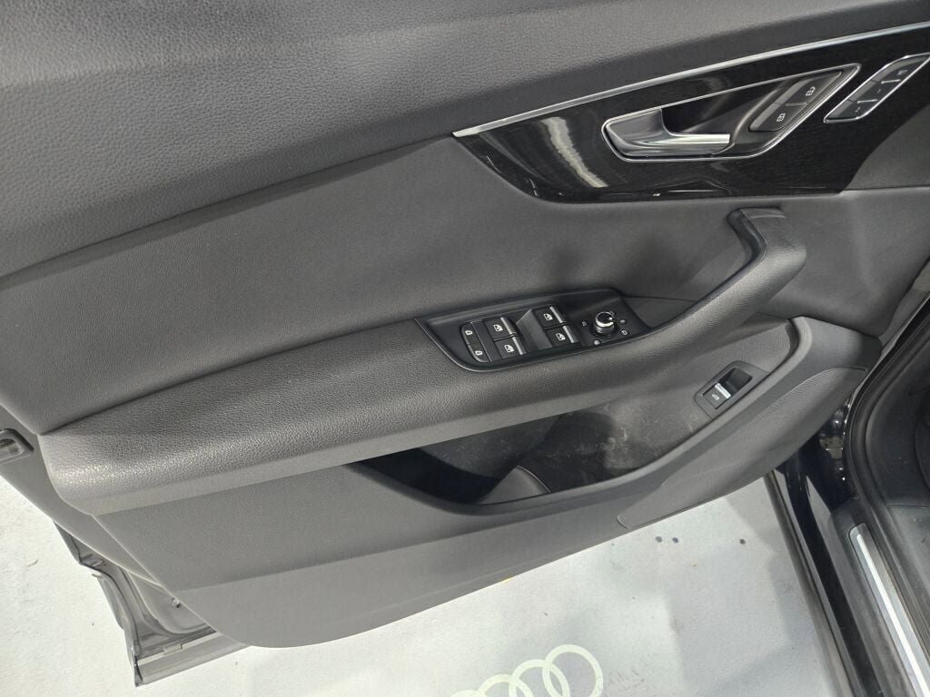 2022 Audi Q7 45 Premium quattro