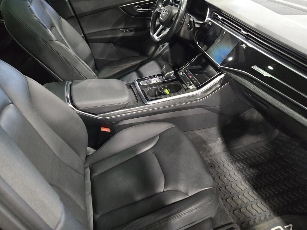 2022 Audi Q7 45 Premium quattro